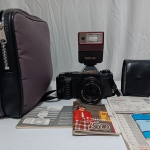 Vintage Canon T50 50mm Film Camera with 28-80mm Zoom Lens & Case 📷 SLR Manual